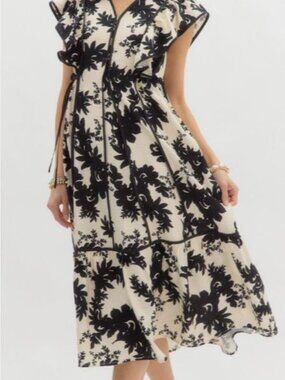 entro Black and Cream Floral Maxi Dress size M